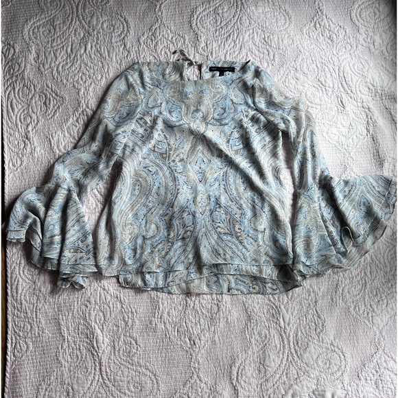 EUC WHITE HOUSE BLACK MARKET PAISLY BELL SLEEVE BLOUSE Size 2 Small - Picture 6 of 7